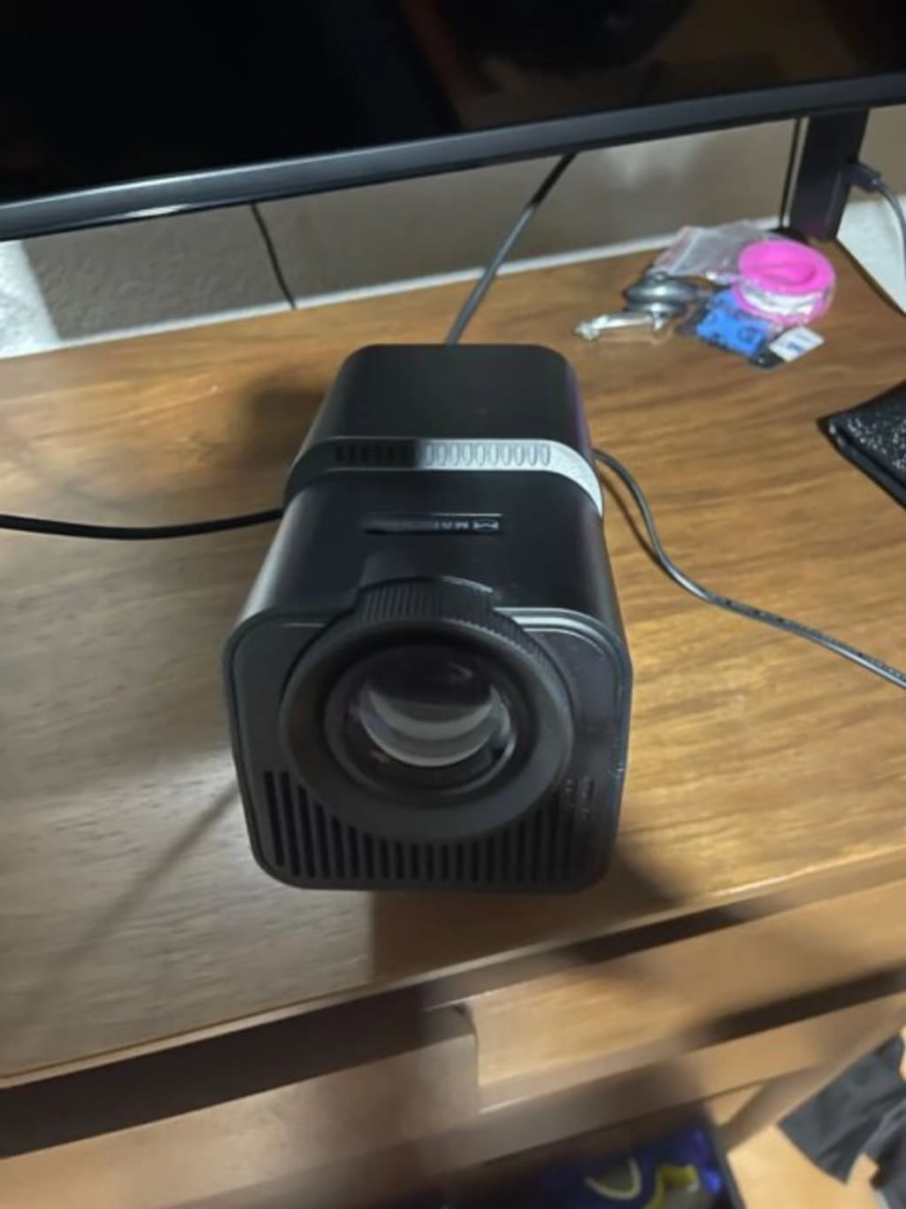 LumiVooxTM - SMART PROJEKTOR Z WIFI I ANDROIDEM